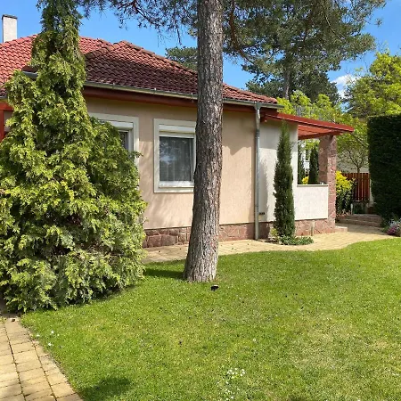 B4 Garden *** Ferienhaus *