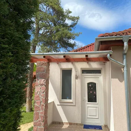 Ferienhaus B4 Garden *** *